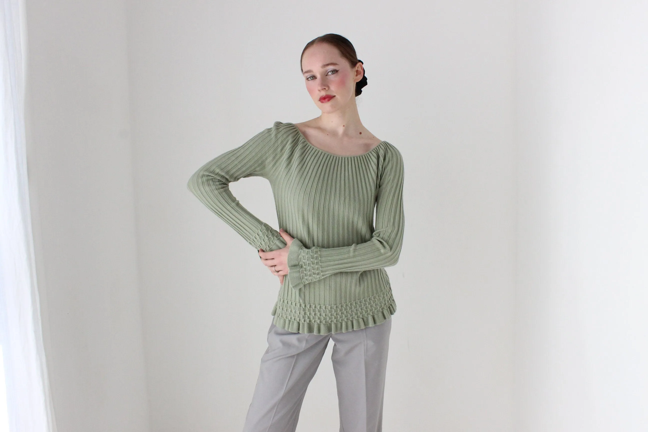 BALLETCORE 90s Ribbed Scoop Neck Sweater