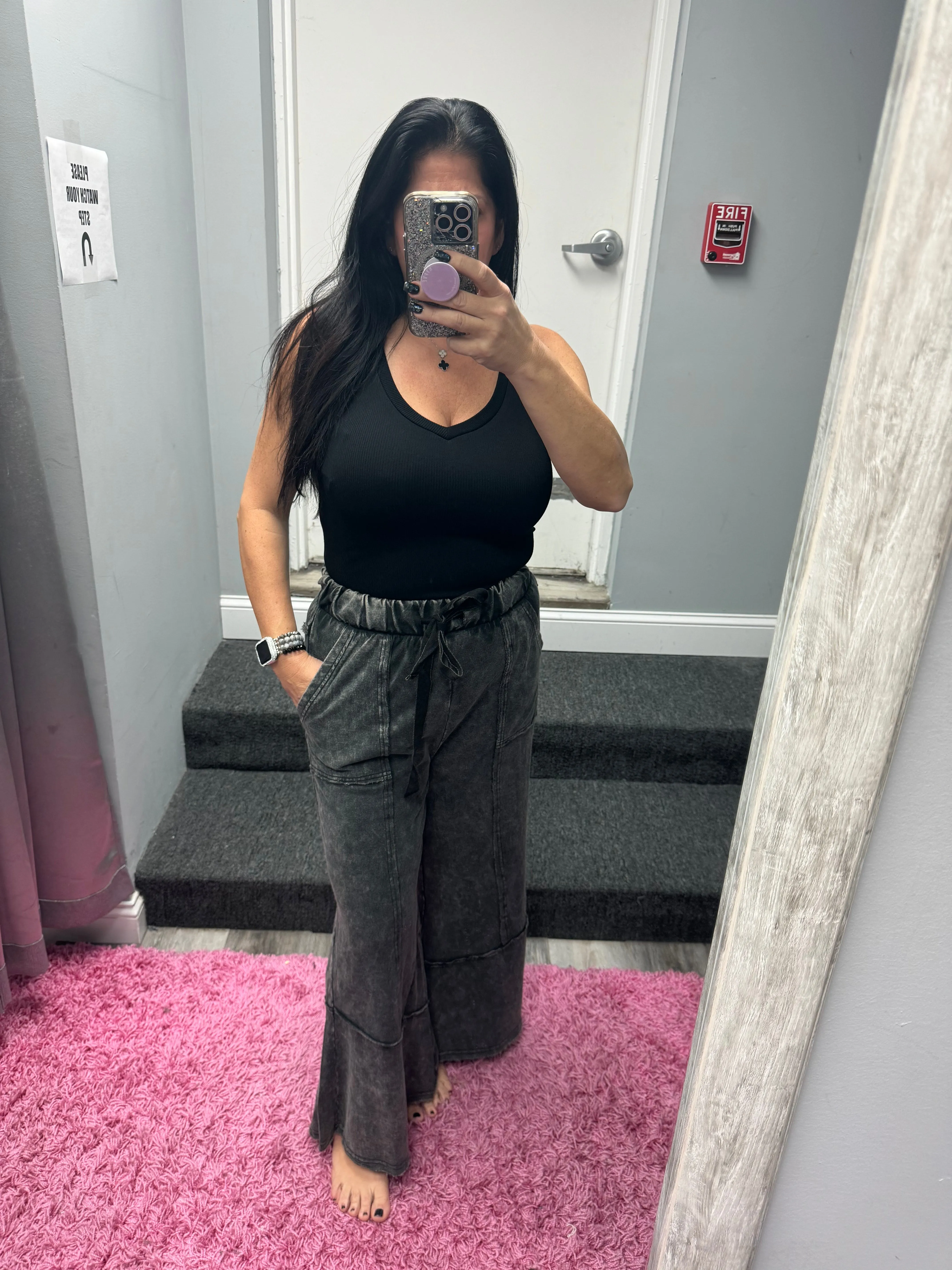 EXPOSED-SEAM FLARE HEM PANTS WITH POCKETS - ASH BLACK OR ASH MOCHA