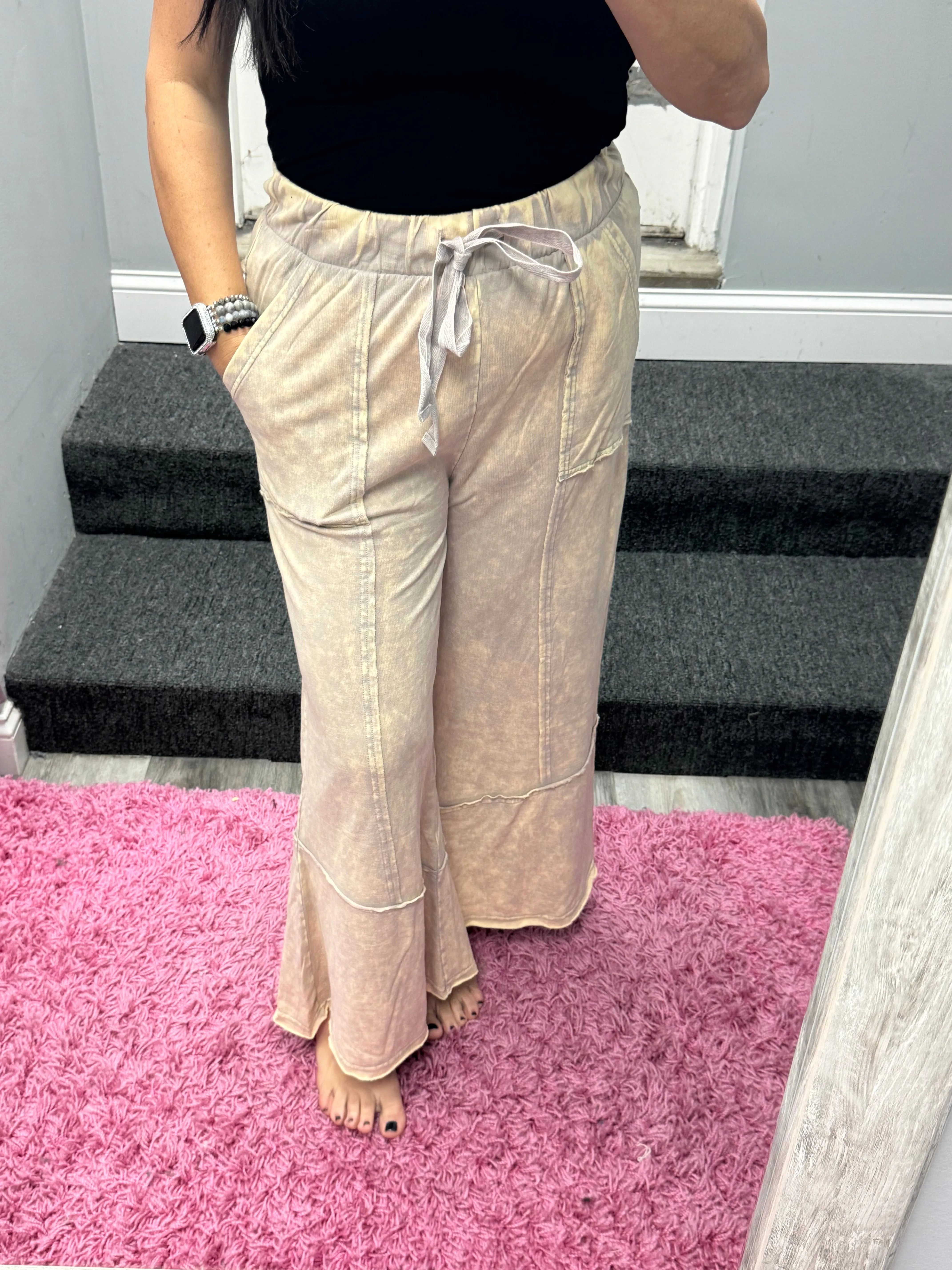 EXPOSED-SEAM FLARE HEM PANTS WITH POCKETS - ASH BLACK OR ASH MOCHA