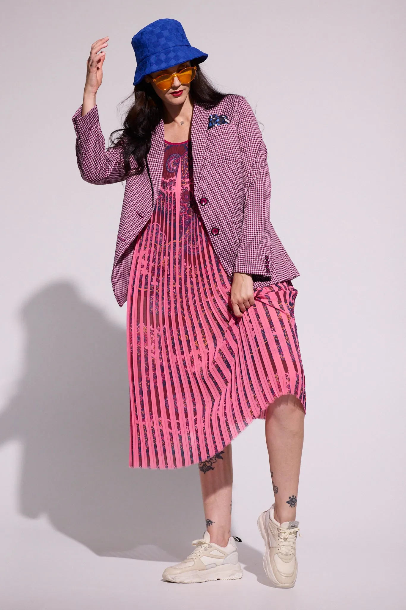 WORLD 5160W Hound Blazer Cerise Houndstooth